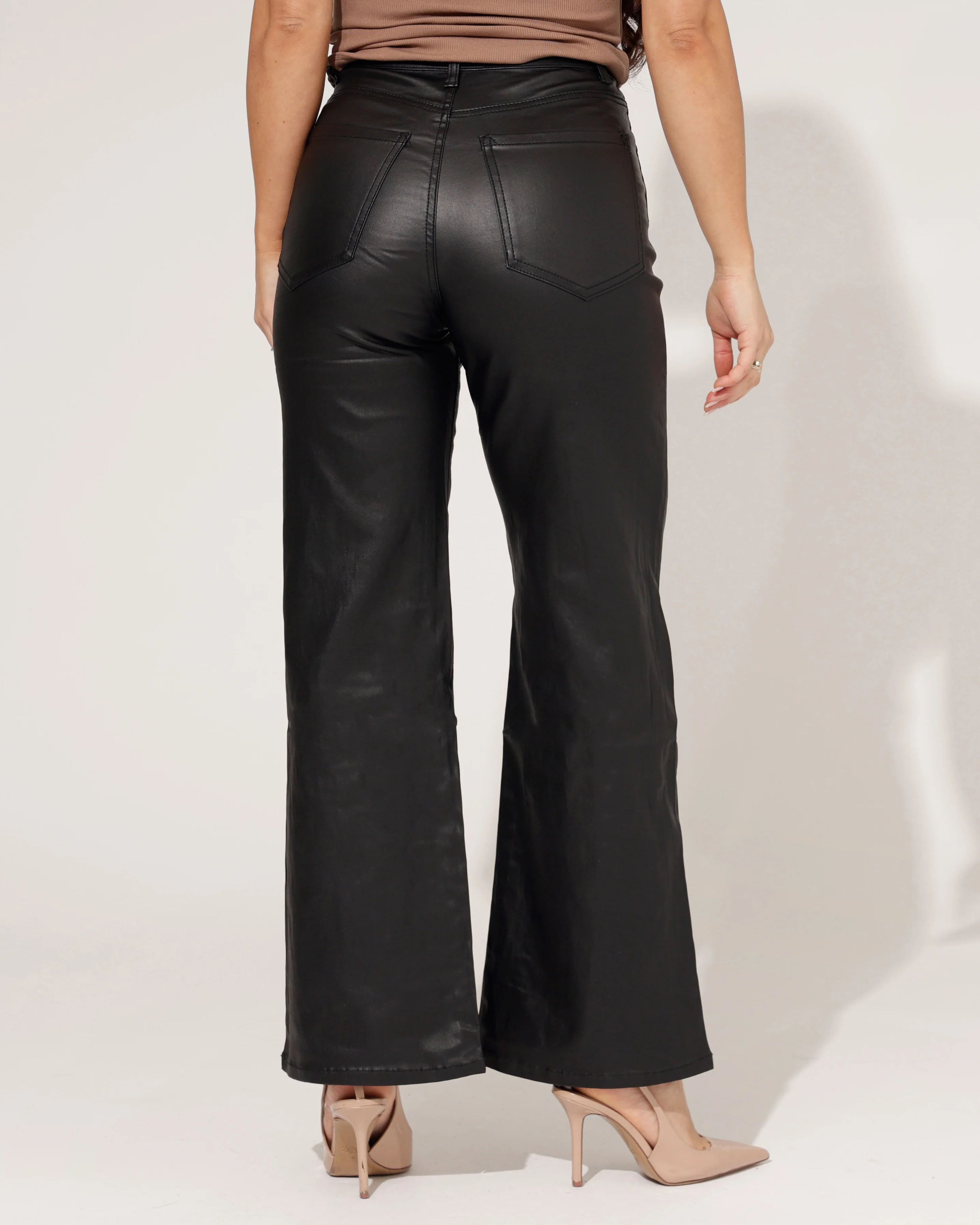 Ana & Lucy | Leatherlook wide leg broek Lesley Zwart - Image 3