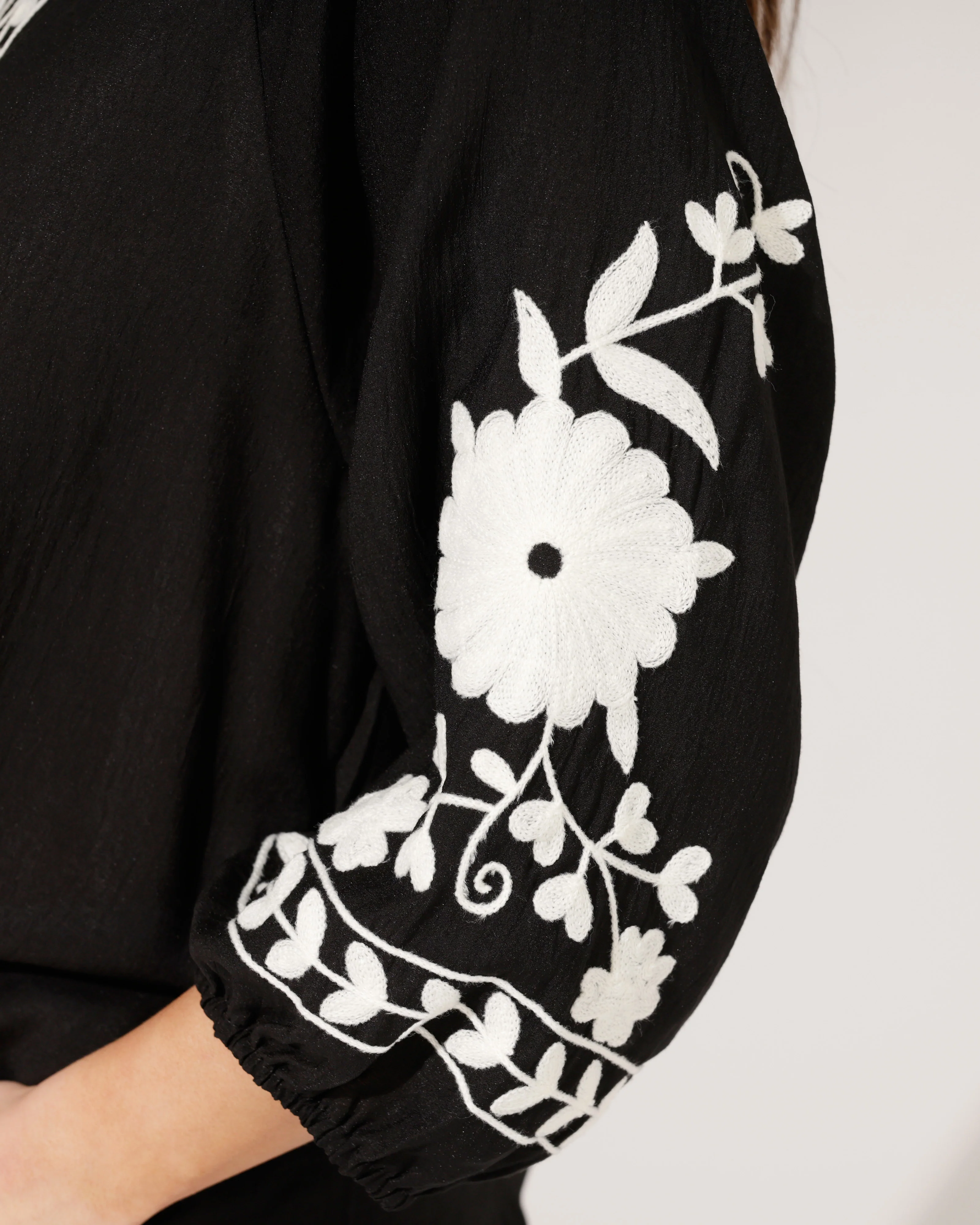 Blouse met borduursel Jilley Zwart - Image 2