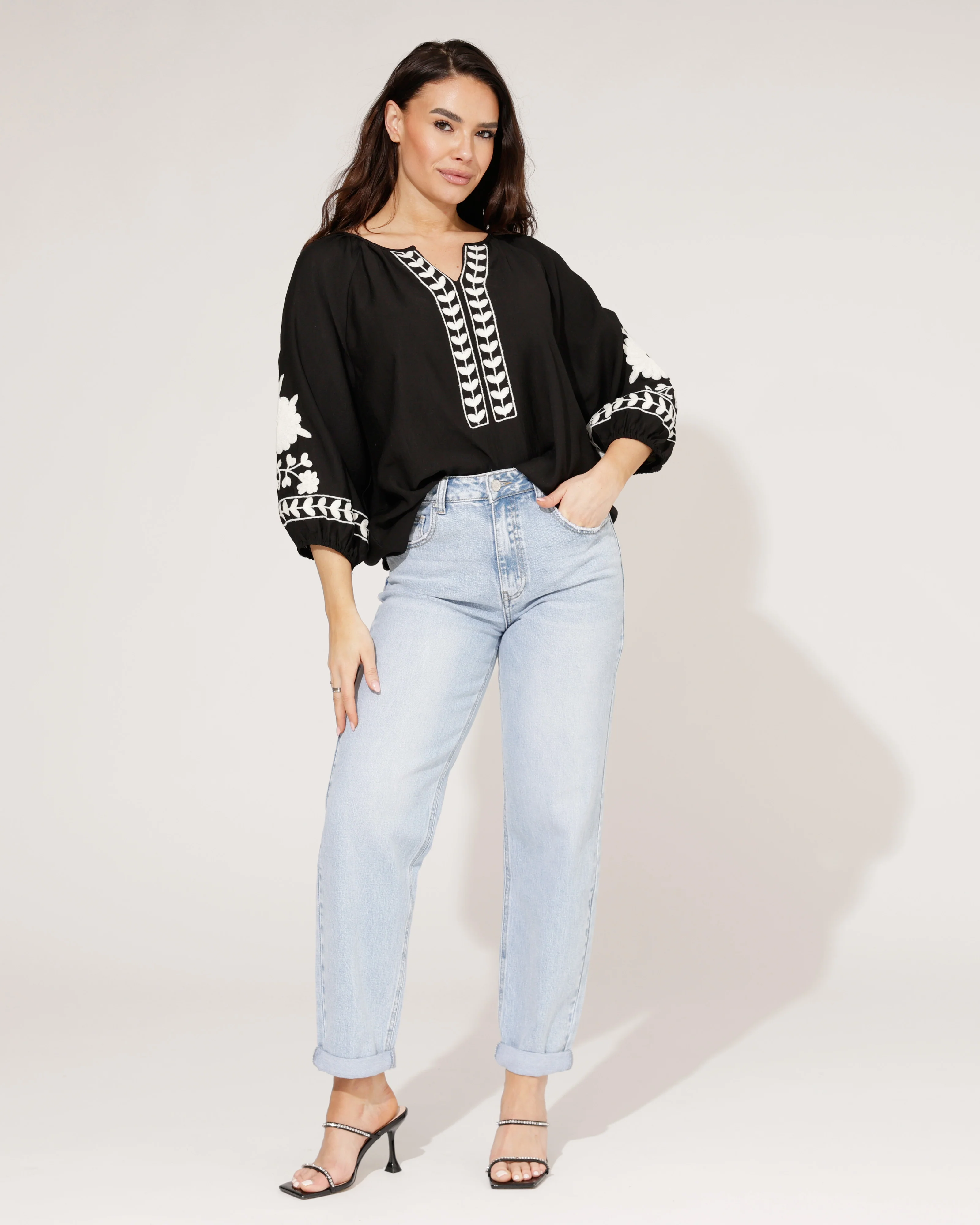 Blouse met borduursel Jilley Zwart - Image 3