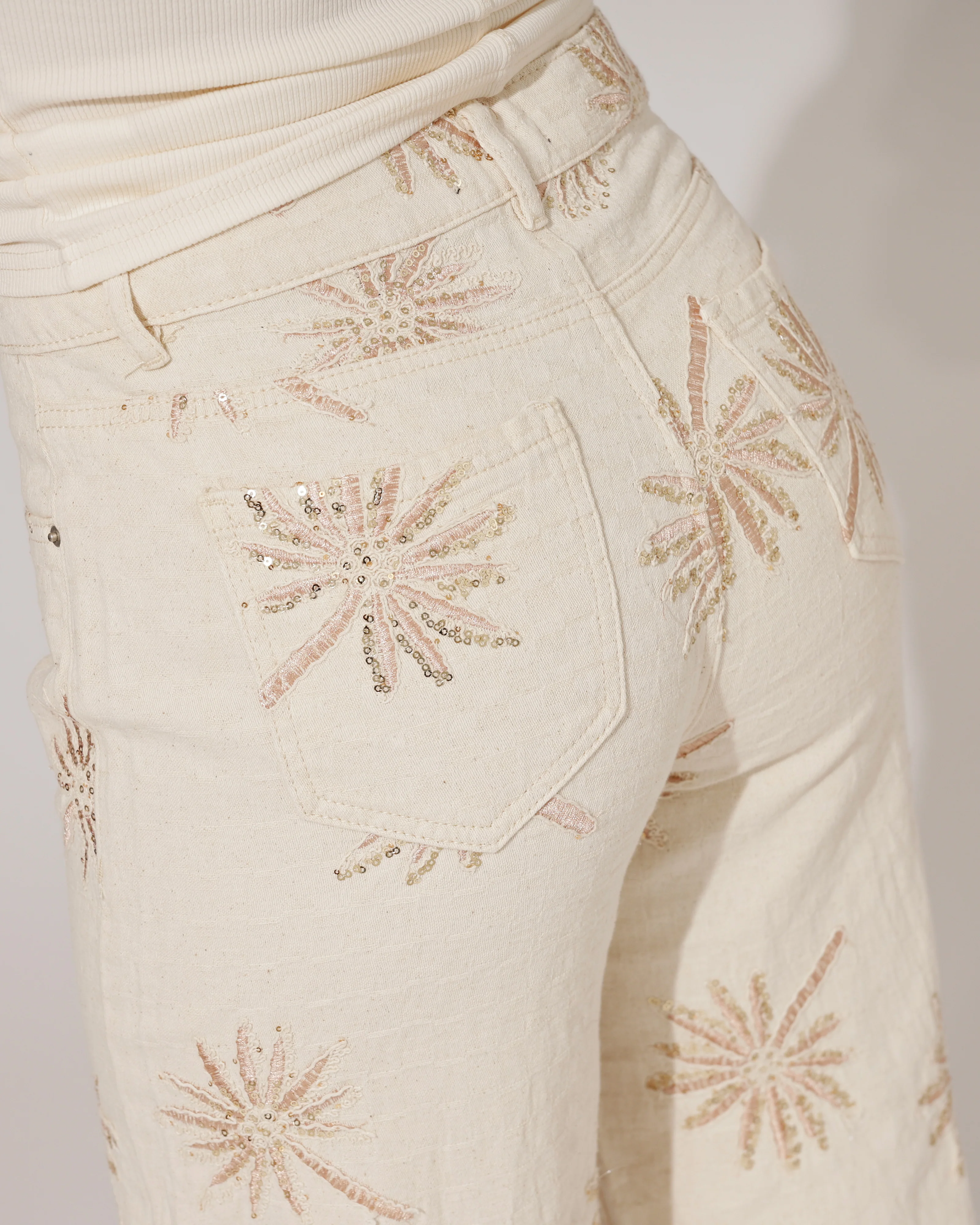 Laulia | Wide leg jeans Flora-60 Beige - Image 3
