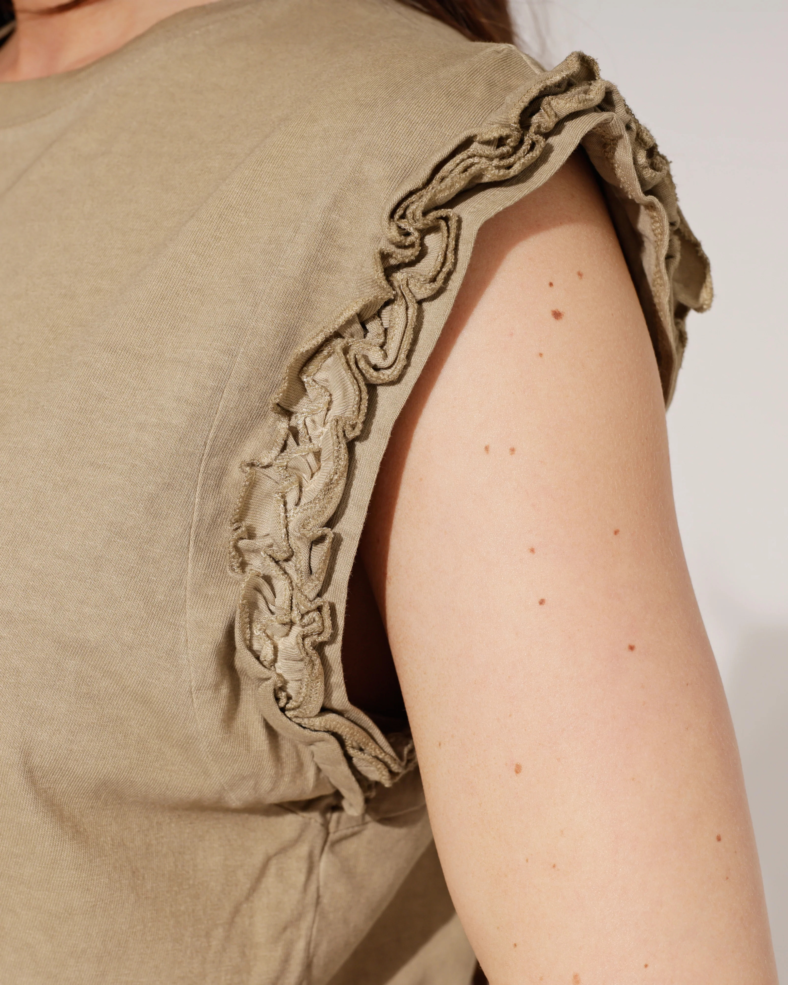 Mouwloze top met ruffle Hilley Bruin - Image 3