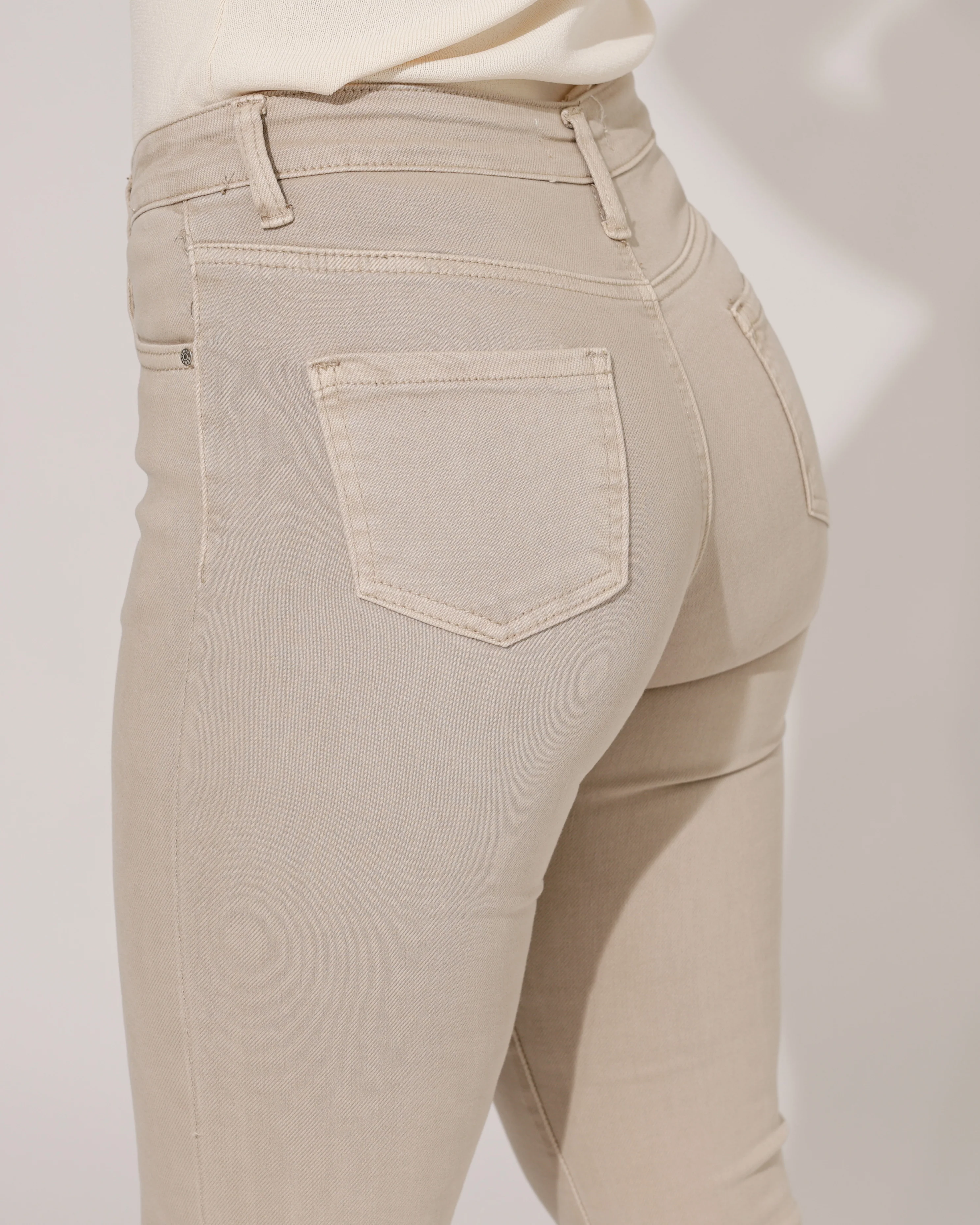 Redseventy | Flared jeans Janey-5 Zand - Image 4