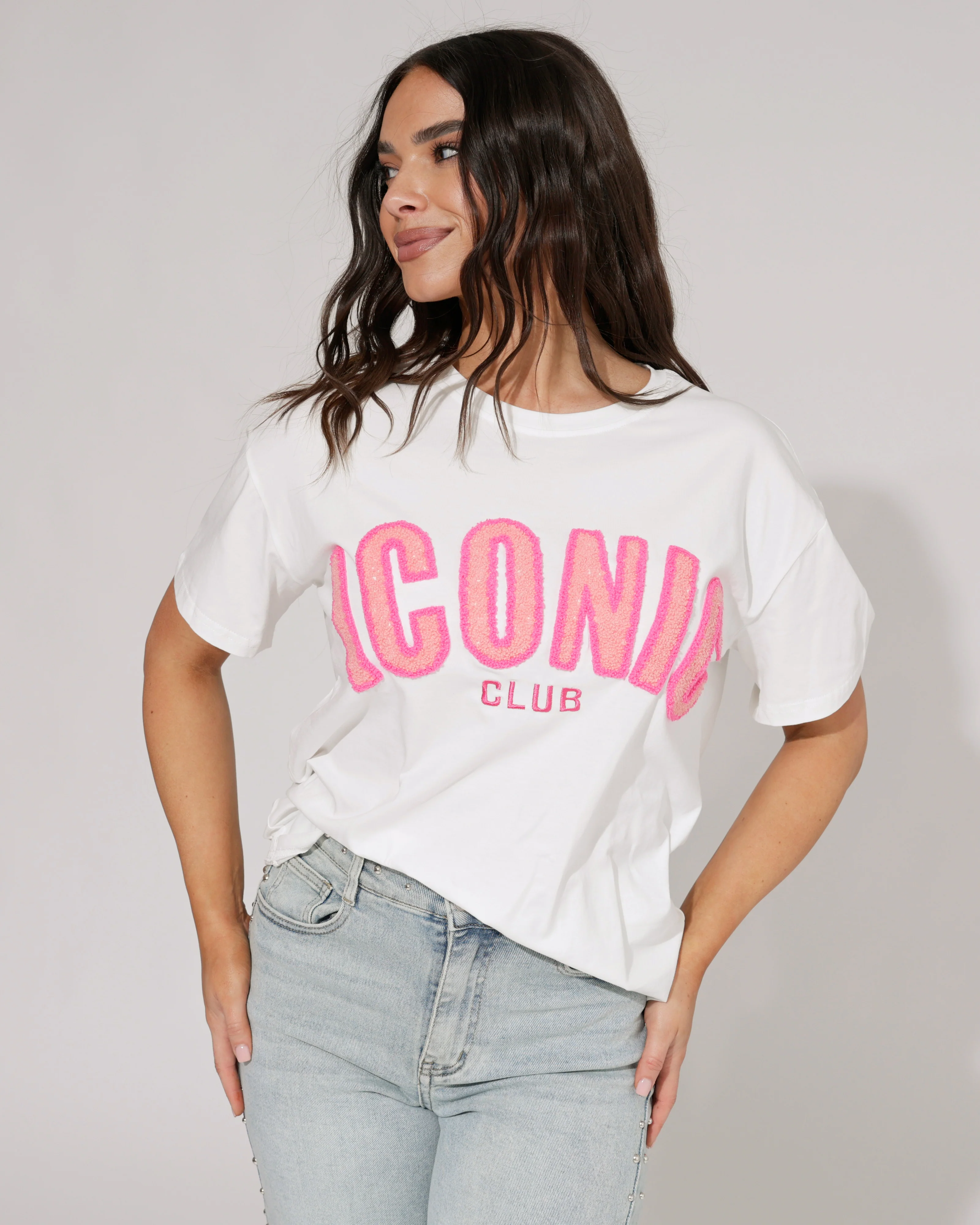 T-shirt ICONIC fuchsia letters Wit