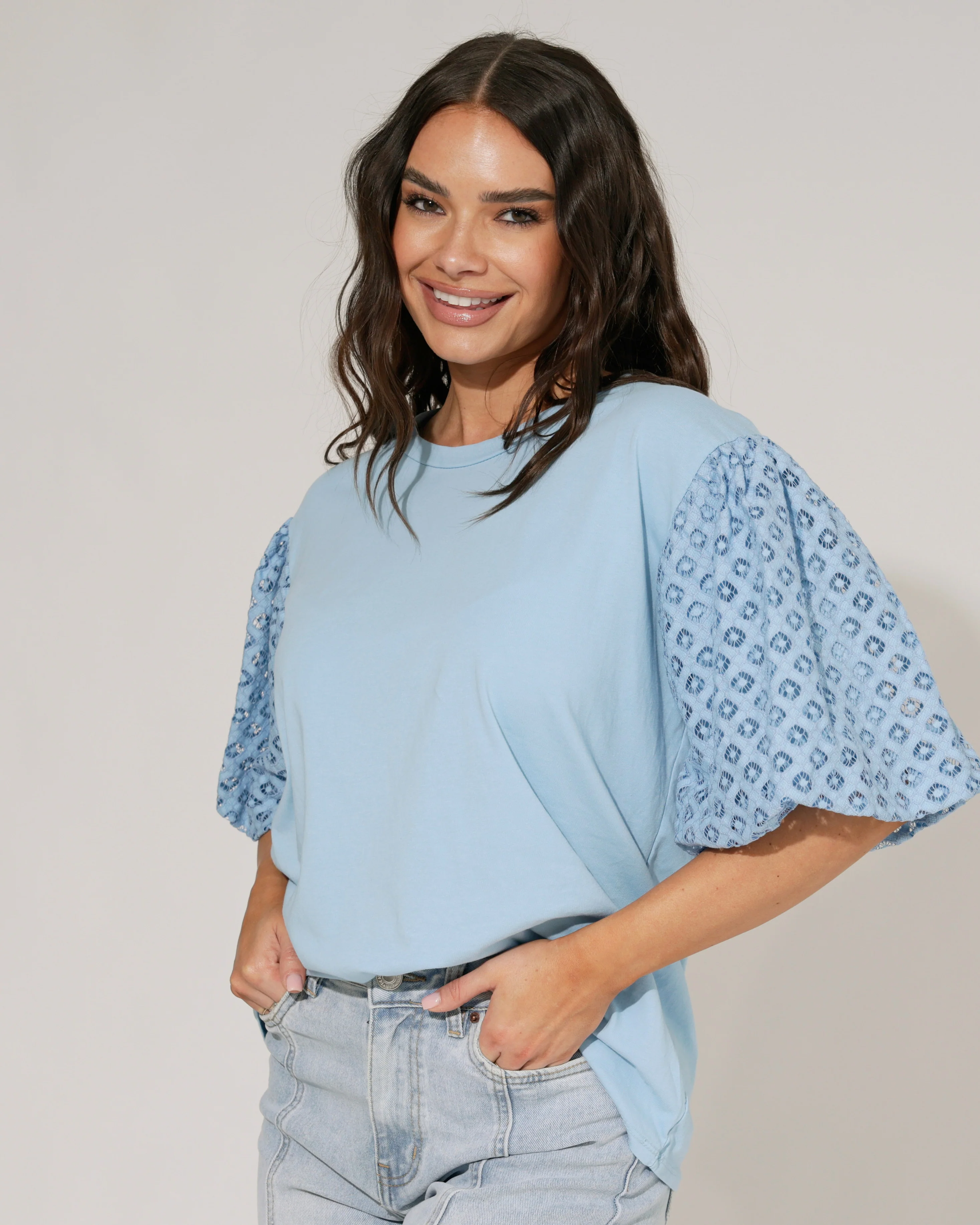 Top met korte mouw kant Bella Lichtblauw - Image 4