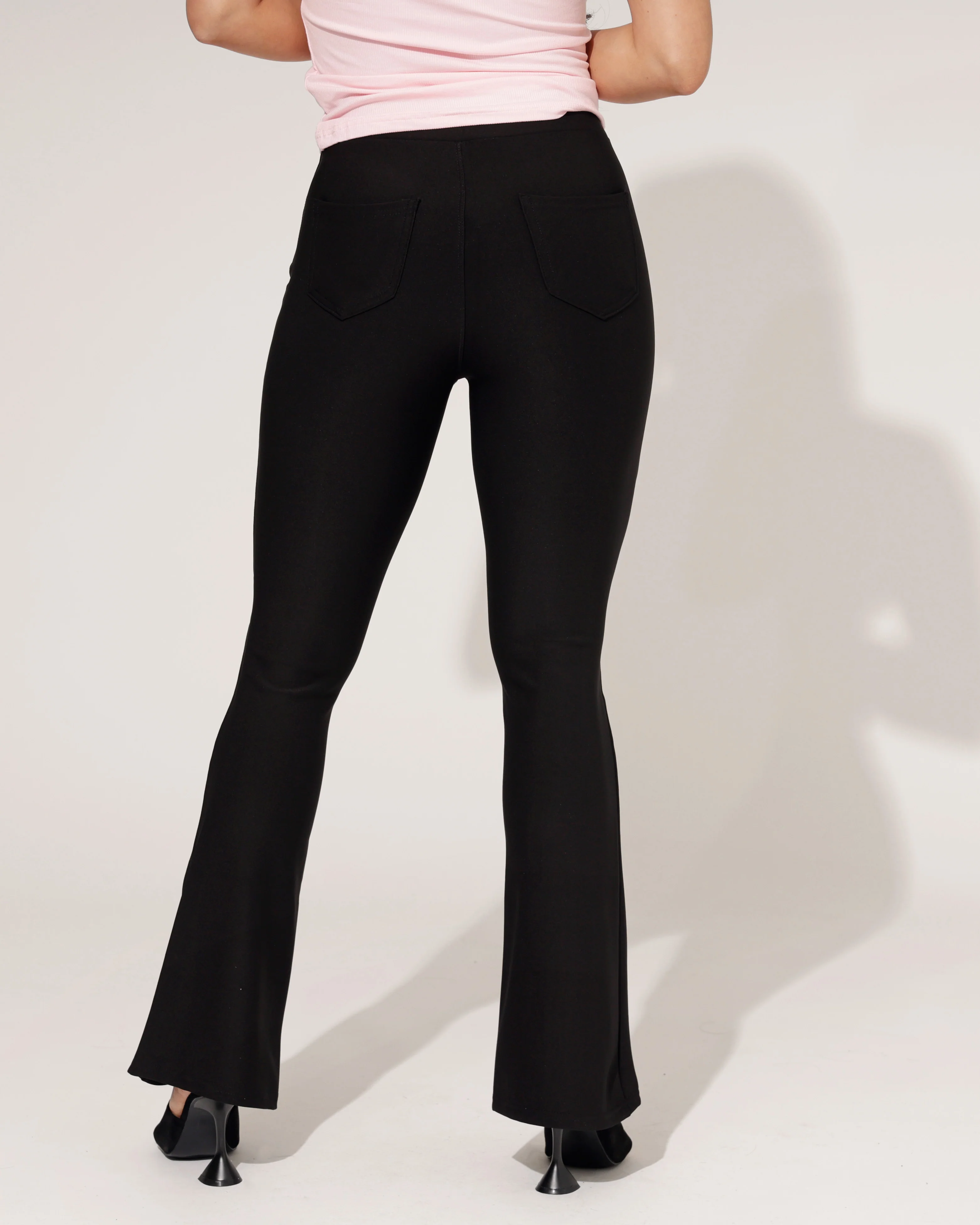 Yu & Me | Flared broek Lulu Zwart - Image 5